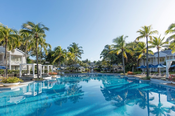 HLT_GENERAL-VIEW-POOL-10-600x399-e879c09