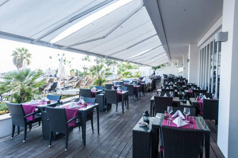 Pool Restaurant - O Ilheu