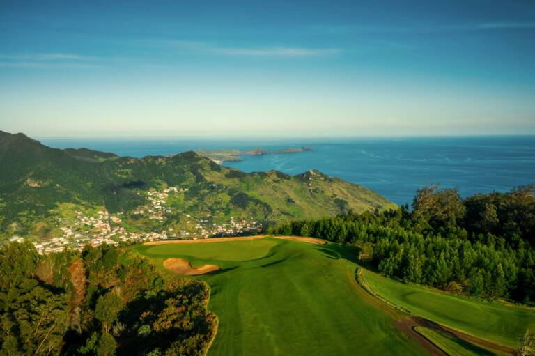 clube-golf-santo-serra-machico-course-signature-hole-1