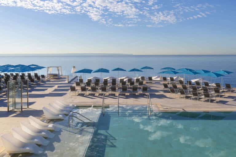 06 Pool view