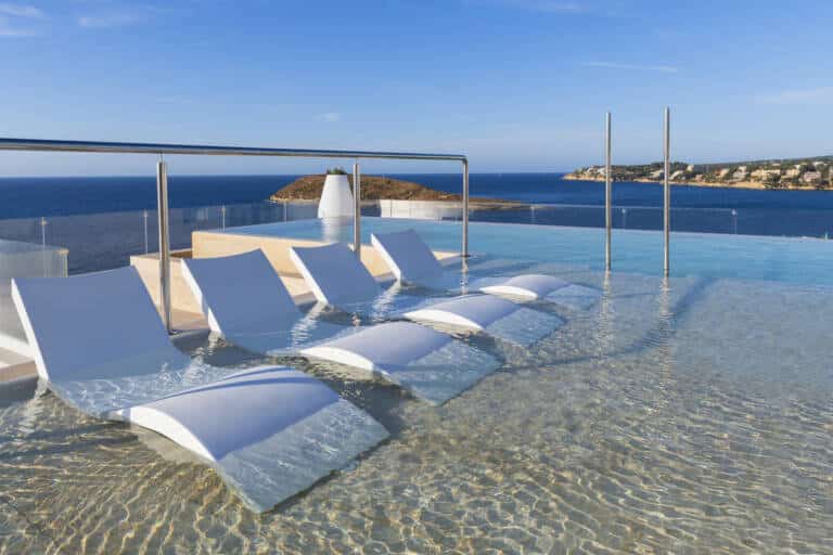 12 Sky pool