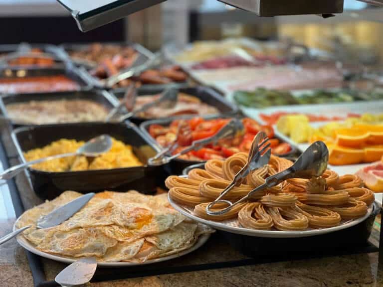Buffet-desayuno-Cafe-Marbella-foto-3
